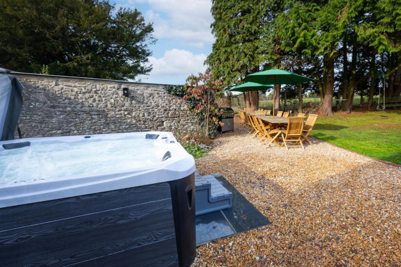 Topside House - Beautiful 7 Bedroom House With Hottub Wifi And Parking Near Bath Wells Frome Oakhill Exterior photo