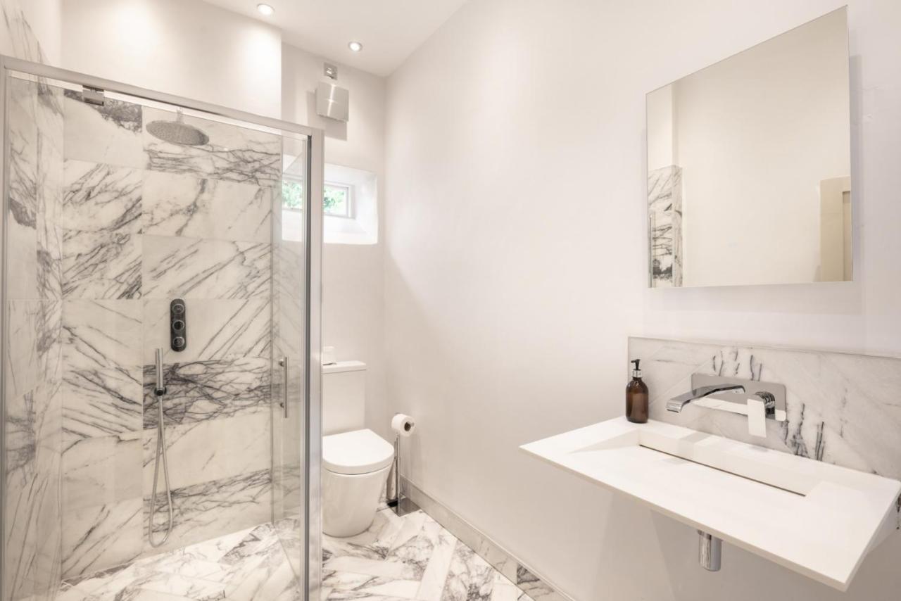 Topside House - Beautiful 7 Bedroom House With Hottub Wifi And Parking Near Bath Wells Frome Oakhill Exterior photo